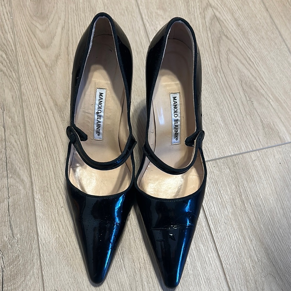 Sex  in the city,  Carrie’s favorite patent leather Manila Blahnik